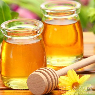 高温使蜂蜜特有的香味和滋味受到破坏而挥发 高温使蜂蜜特有的香味和滋味受到破坏而挥发