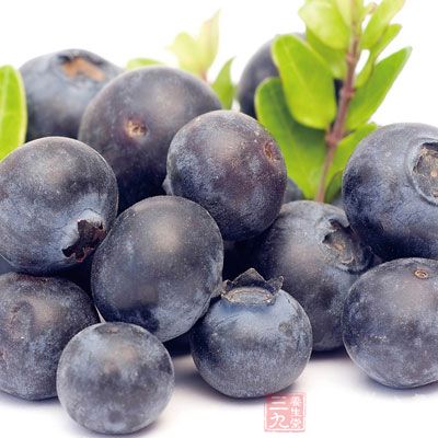 蓝莓富含化合物紫檀芪,可大幅度降低肠道癌前病变危险 蓝莓富含化合物紫檀芪,可大幅度降低肠道癌前病变危险