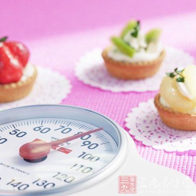 营养吸收不足时，身体会优先消耗体内蛋白质而非脂肪