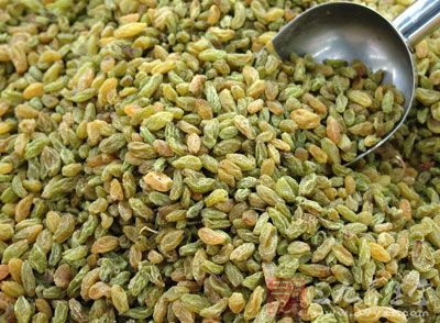 每天一把葡萄干三大好处 每天一把葡萄干三大好处