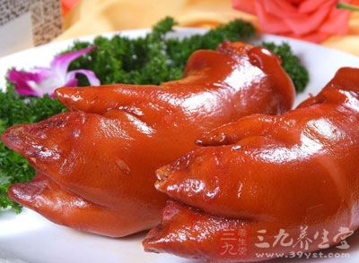 很多很少吃肉的女性，都对猪蹄爱不释手