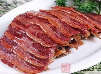 驴肉蛋白质含量比牛肉、猪肉高