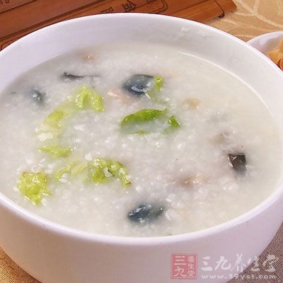 很多人喜欢喝烫粥,一碗冒着热气的烫粥 很多人喜欢喝烫粥,一碗冒着热气的烫粥