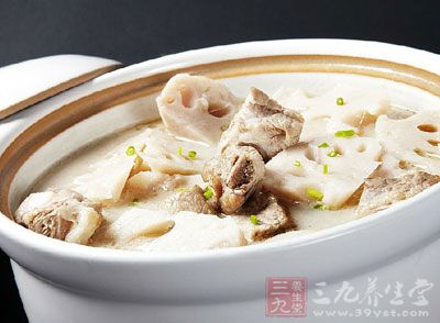 莲藕汤,食材:马蹄、莲藕、百合、猪大骨、红枣 莲藕汤,食材:马蹄、莲藕、百合、猪大骨、红枣