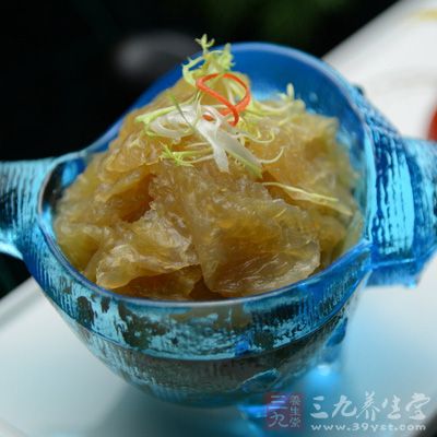 海蜇蠔豉瘦肉湯適合坐月子的女性食用