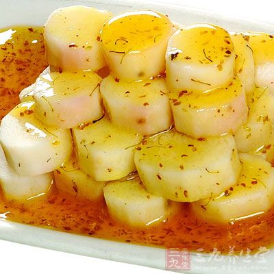 山药炖土鸡，健脾和胃，适于秋冬滋补