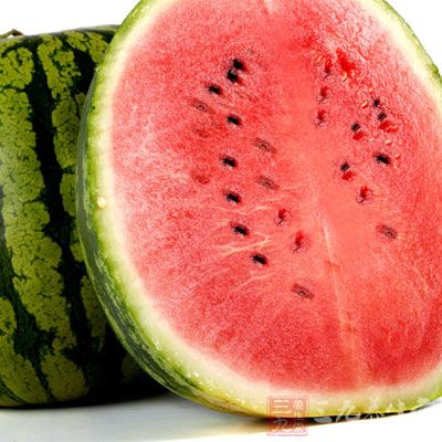 西瓜性味甘凉,凡暑热口渴、心胸烦热 西瓜性味甘凉,凡暑热口渴、心胸烦热