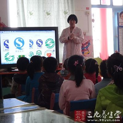 委员热议食安 建议食安教育进中小学课堂