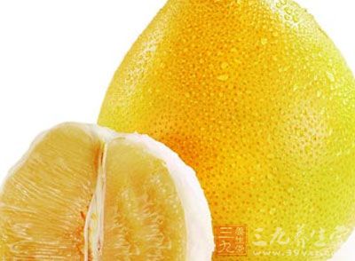 柚子里面含有丰富的有机酸、植物多糖、维生素C和矿物质 柚子里面含有丰富的有机酸、植物多糖、维生素C和矿物质