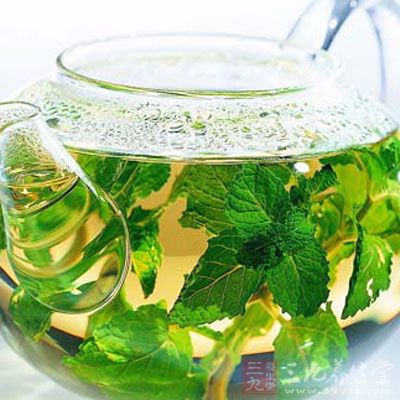 喝薄荷茶是近来值得推崇的提神方式