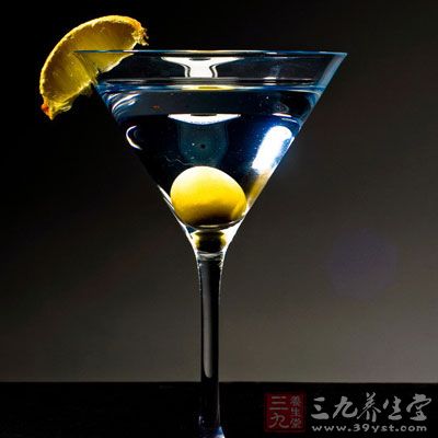 远离可乐等碳酸饮料 远离可乐等碳酸饮料