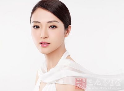 一些人认为春天到了,急急忙忙脱下冬装 一些人认为春天到了,急急忙忙脱下冬装