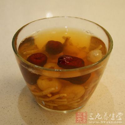 缓解皮肤过敏第一招：清热养血——鱼腥草红枣茶