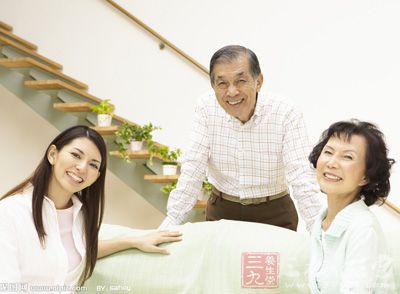 人际知觉是在人际交往中形成的,并明显地受到人的情感成分的影响 人际知觉是在人际交往中形成的,并明显地受到人的情感成分的影响