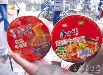 寻找“三无、山寨”食品的踪迹