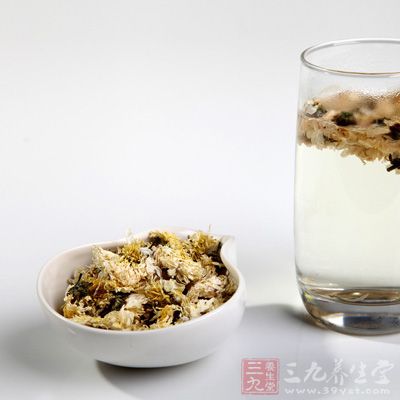 日常的生活中可以多喝菊花茶