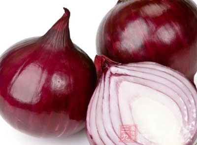 洋葱不但可以用来做菜而且还可以直接生吃