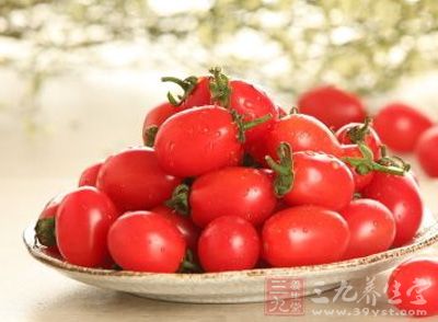 小番茄中含有丰富的维生素C和维生素P