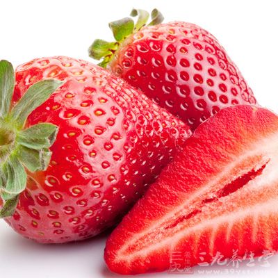 草莓营养丰富，其含有多种人体所必需的维生素和矿物质