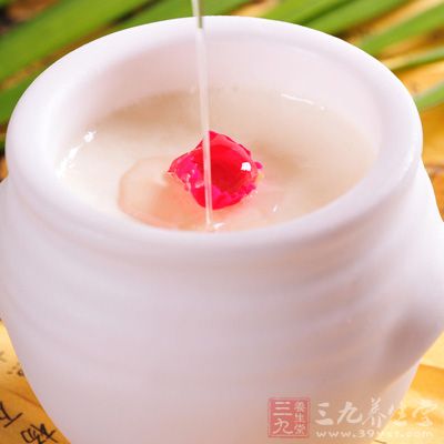 但是空腹喝酸奶的确不是太好