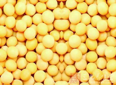 黄豆含有多种人体必需的氨基酸，且多为不饱和脂肪酸