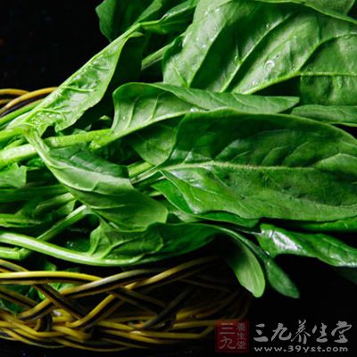 菠菜含有丰富的叶酸，能够有效地防止血液里引发心脏病的有害物质的积累
