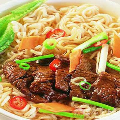 泡完面应该把汤倒掉