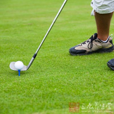 打高尔夫_高尔夫怎么打