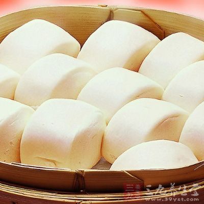 很多人早餐習慣吃饅頭、油炸食品、豆?jié){