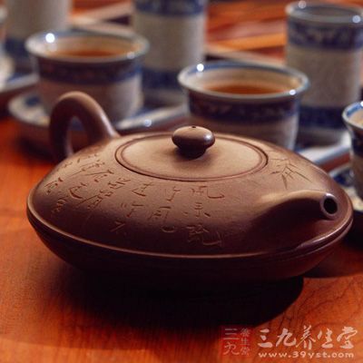 其四：独饮者，品茗、珍玩的砂壶只宜选择在150cc一300cc容量左右的砂壶为佳