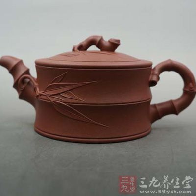 竹段便是以竹为主题的经典壶型,壶身采用的是古典造型 竹段便是以竹为主题的经典壶型,壶身采用的是古典造型
