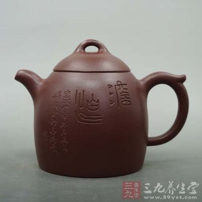 早秦权壶采用的是环耳形把手 早秦权壶采用的是环耳形把手