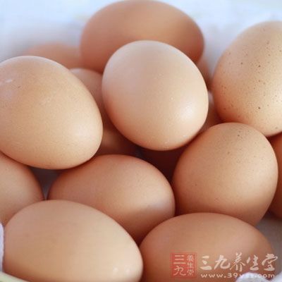 韭菜根120克，白糖30克，鸡蛋1个