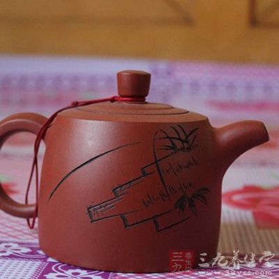 同時(shí)代紫砂名家互仿作品，也是值得重視的