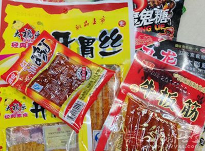 问题"辣条"再现校园 "开胃丝"被检出甜蜜素