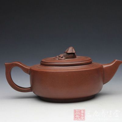 用紫砂壶泡茶不失原味，使茶的色、香、味皆蕴