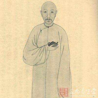 陈曼生诗书画印样样精通，他长期担任溧阳县知县，因为对紫砂壶太过痴迷，找到紫砂艺人杨彭年、杨宝年、杨凤年兄妹三人联合开发紫砂新品