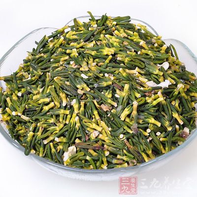 所谓莲子心是指莲子中间青绿色的胚芽，其味极苦，但却具有极好的降压去脂之效