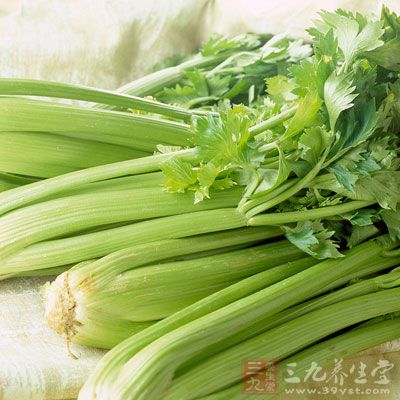 春天吃芹菜可以有清热、平肝、健胃、利水、降血脂、降血压之功效 春天吃芹菜可以有清热、平肝、健胃、利水、降血脂、降血压之功效春天吃芹菜可以有清热、平肝、健胃、利水、降血脂、降血压之功效