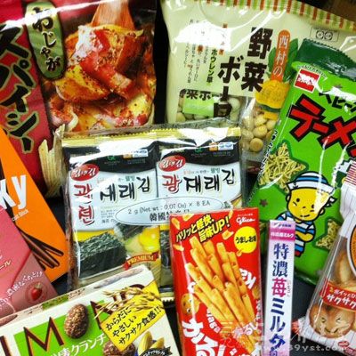 平时要少吃零食、甜食和含糖饮料