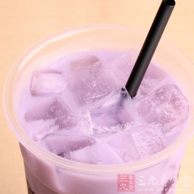 奶茶、咖啡碳酸饮料如果经常喝就会让人焦虑