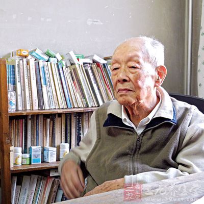 长寿养生方法 看百岁老人周有光如何养生