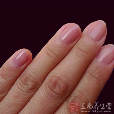 多数指甲有横纹─生长抑制 多数指甲有横纹─生长抑制