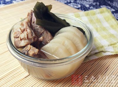 白萝卜海带排骨汤的做法 白萝卜海带排骨汤的做法