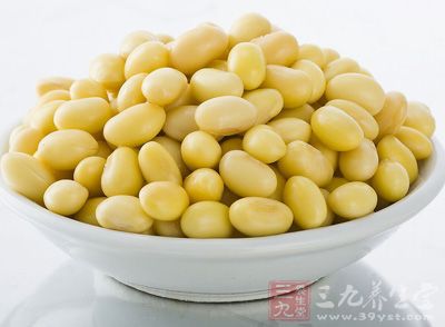 黄豆有植物性荷尔蒙，常吃黄豆成品的汉子罹患火线腺癌的几率较低