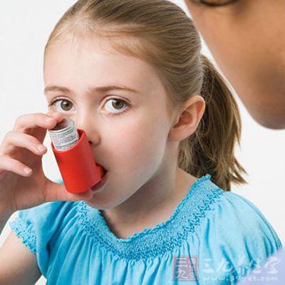 女童疑似花粉过敏诱发哮喘 半夜呼吸衰竭险丧