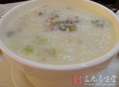 主料：鸭 1,500克 粳米 50克