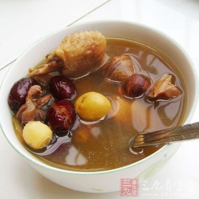 大枣莲子鸡腿汤