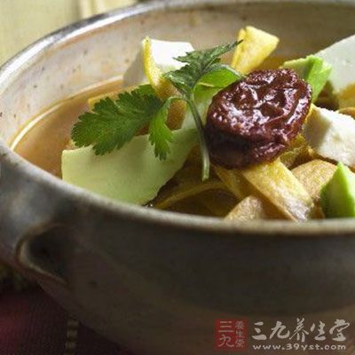 银耳银杏乌鸡汤