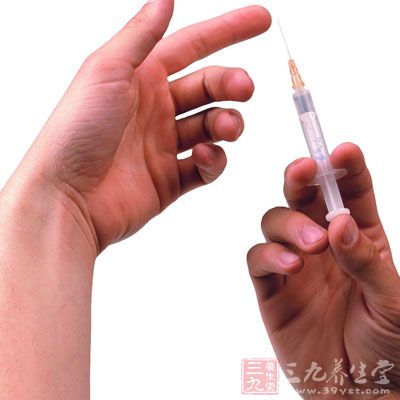 如果过量的维生素C注射进入体内则非常容易引发急性肾结石等症